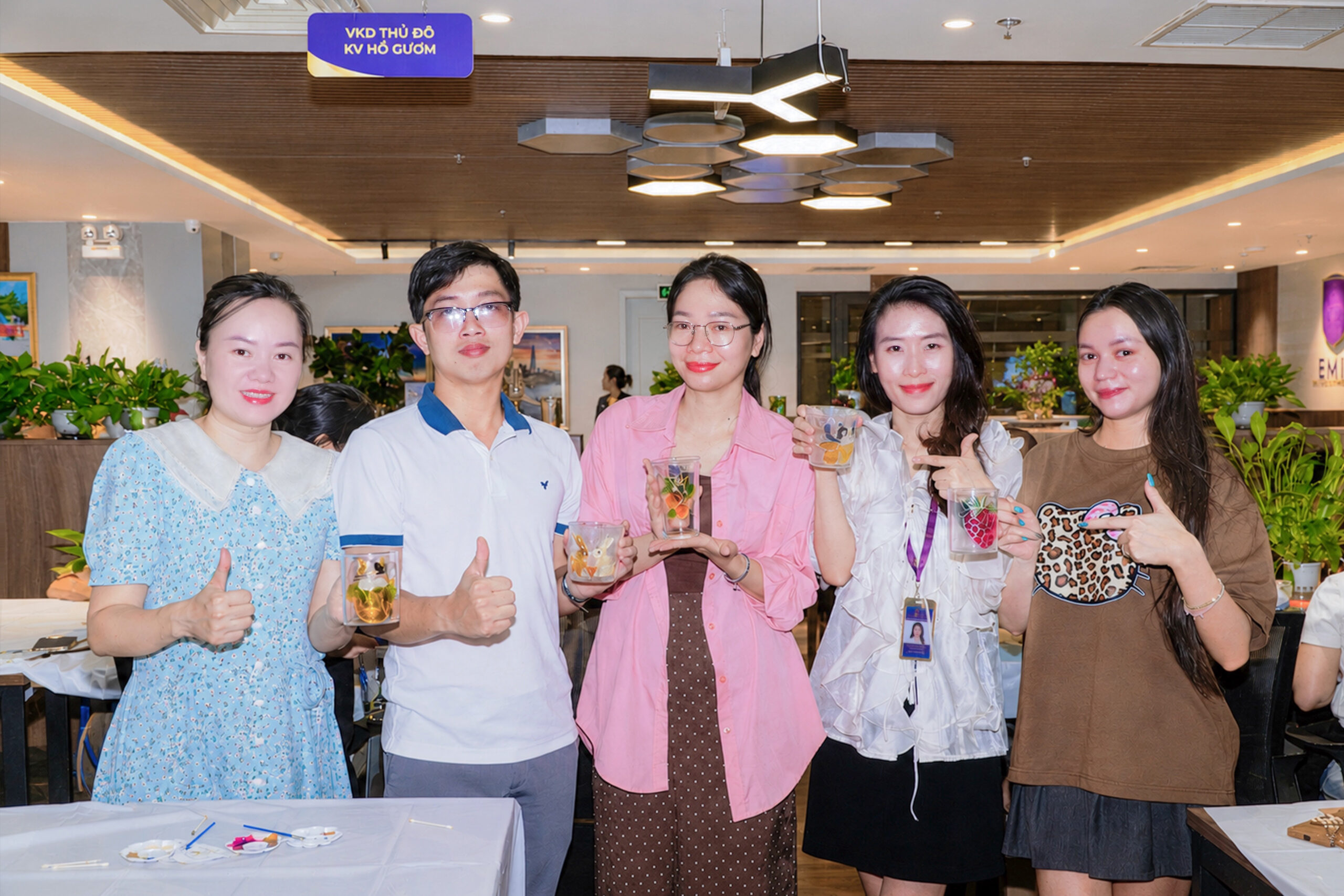 Sắc màu gắn kết, đón tuổi mới EMIR