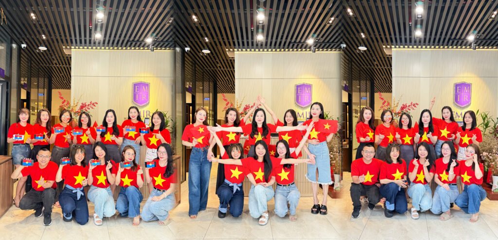 Sắc đỏ màu cờ, tình yêu Tổ quốc: EMIR rực rỡ hướng về Đại lễ 30/04