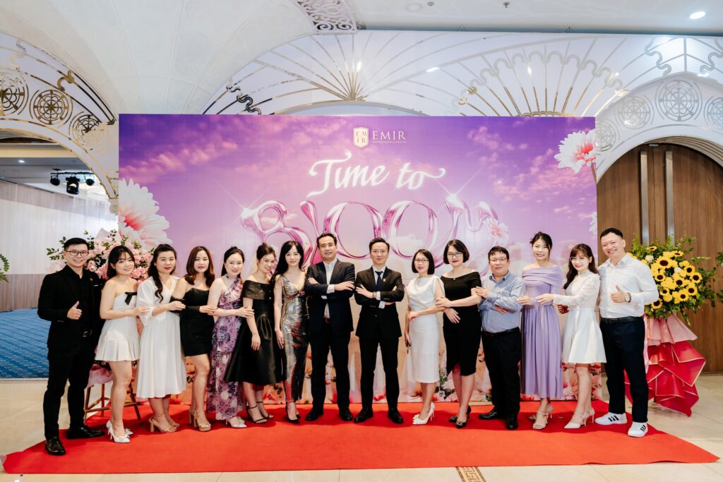 “Time To Bloom” – Bung sắc tỏa hương