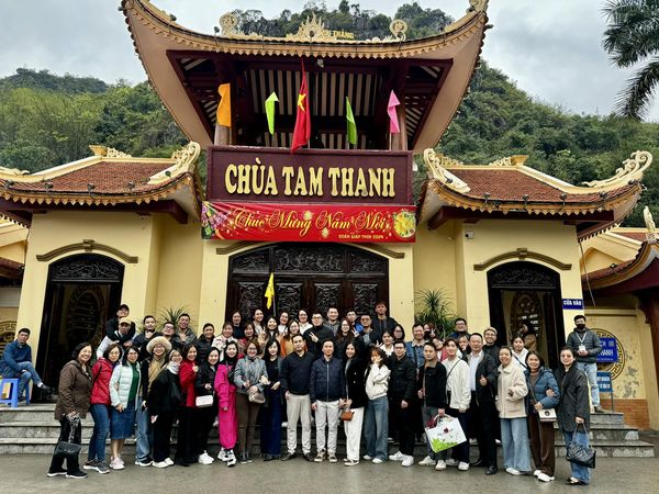 Chùa Tam Thanh: Ngôi chùa cổ kính nằm trên đỉnh núi Pò Mã, được mệnh danh là “thiên đường trên mây”.