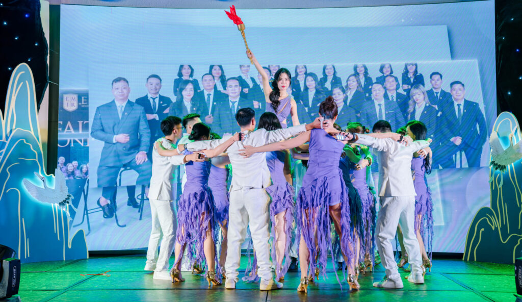 Mãn nhãn với các tiết mục nhiều ấn tượng và cảm xúc tại EMIR’s Got Talent năm đầu tiên