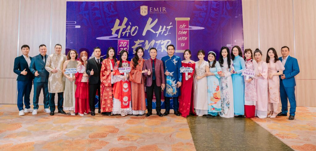Hào khí EMIR – Gắn kết sức mạnh, “cất cánh vươn xa” trong đêm tiệc cuối năm rực rỡ
